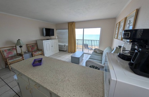 Ormond-by-the-Sea Apartment | Traders Inn Beach Club