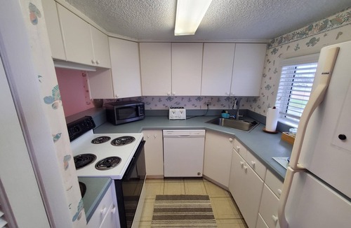 Crescent Beach Condo | Tradewinds 151, 1 Bedroom, 1 Bath, Upgraded, Ocean Front Complex