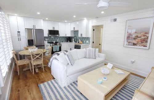 Bradenton Beach House | Tradewinds Cottage Completely Renovated Easy Beach & Pool Access