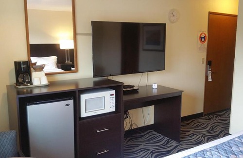 Rockaway Beach Hotel | Tradewinds Motel