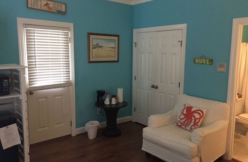 North Carolina Coast House | Tradewinds Private Room 1 of 2