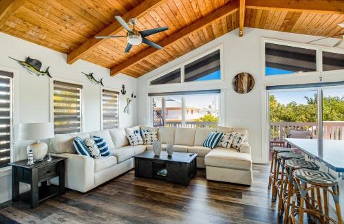 Port Pine Heights House | Tradewinds Treat