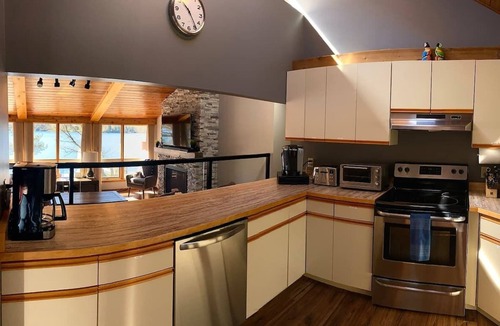 Dorset Cottage | "Trading Bay Cottage" Dorset Ontario(Waterfront)