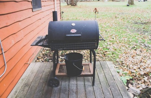 Triumph Cabin | Trading Post cabin near Starved Rock at Kishauwau Cabins - sleeps 6, no animals