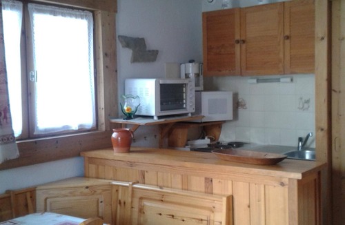 Les Villards-sur-Thones Apartment | Traditional plank Savoyard Chalet