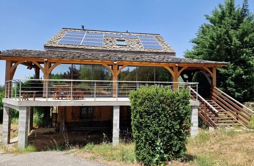 Saint-Sauveur-Camprieu Ski Chalet | Traditional log cabin with Jacuzzi and wooded garden in the Cévennes
