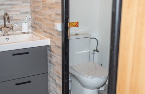 Puttelange-aux-Lacs Apartment | Traditional Classic Room