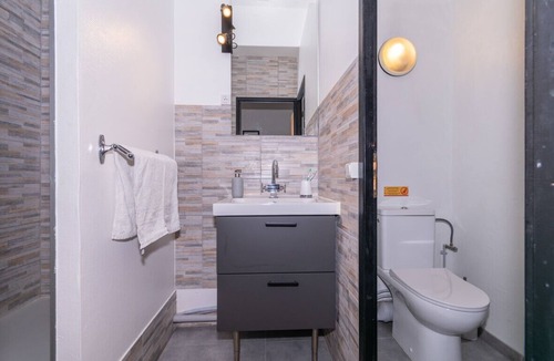 Puttelange-aux-Lacs Apartment | Traditional Classic Room