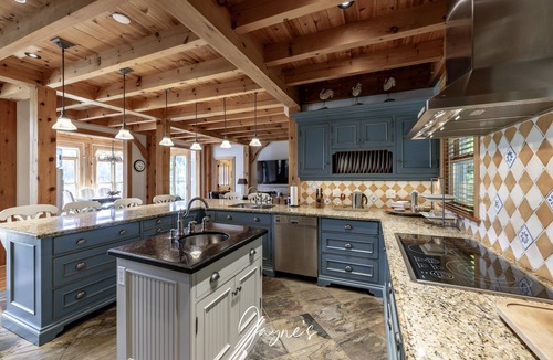 Seguin Cottage | Traditional 7 bed 7 bath cottage on Lake Joseph + Boathouse