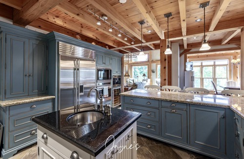 Seguin Cottage | Traditional 7 bed 7 bath cottage on Lake Joseph + Boathouse