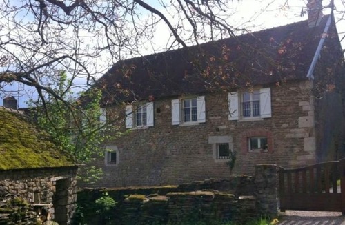 La Motte-Ternant House | Traditional and spacious converted barn conversion