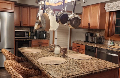 Grant City Apartment | Traditional Beauty