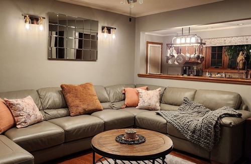 Grant City Apartment | Traditional Beauty