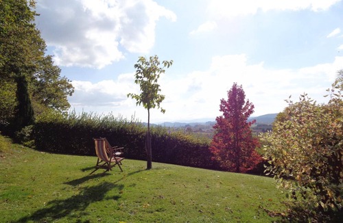 La Tuiliere Cottage | Traditional cottage with terrace, pets allowed