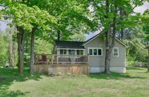 Muskoka Lakes Cottage | Traditional Cottage in Muskoka Lakes Bala
