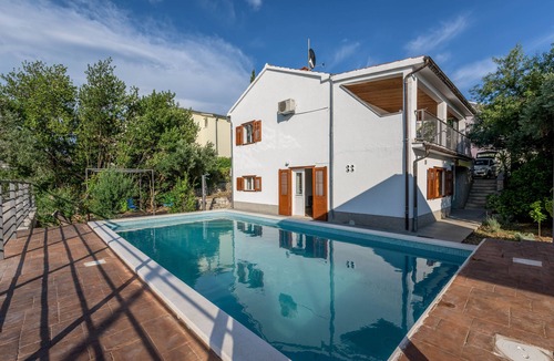 Seget Vranjica Villa | Traditional Dalmatian Villa Lahor with heated swimming pool