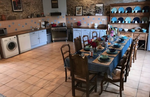 Le Segur House | Traditional Family Paradise Cottage with Private Pool
