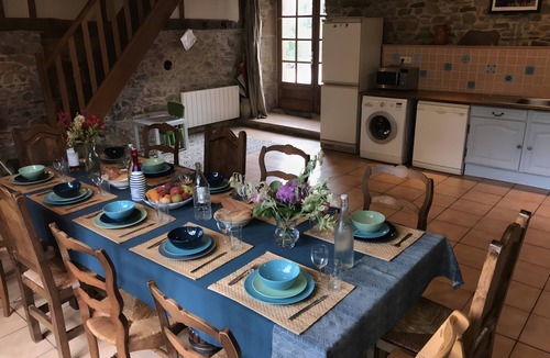 Le Segur House | Traditional Family Paradise Cottage with Private Pool