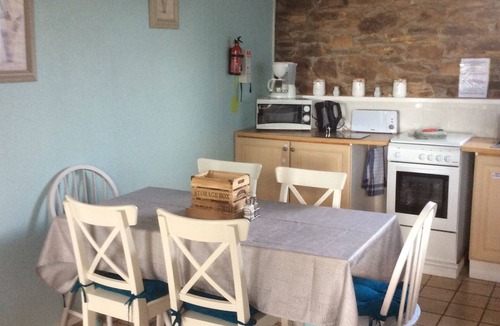 Saint-Mayeux Cottage | Traditional Farmhouse Gite at the heart of Brittany (Sleeps 6 in 3 Bedrooms)
