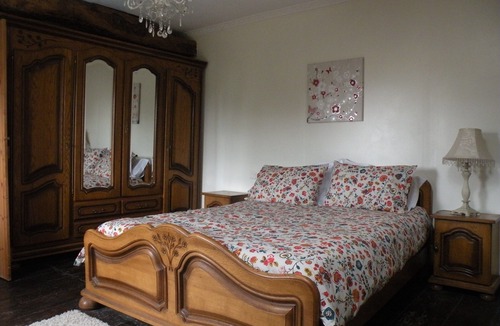 Chaunay Other | TRADITIONAL FARMHOUSE WITH PRIVATE POOL IN ENCLOSED COURTYARD