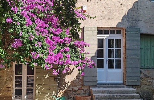 Camaret-sur-Aigues House | Traditional mill with heated pool 15p