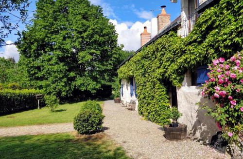 Mouliherne House | Traditional Longère Farmhouse at La Fortinerie