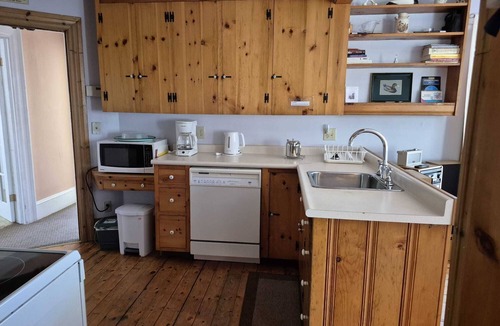 Lunenburg County House | Traditional Maritime Home with Lake Frontage close to South Shore attractions