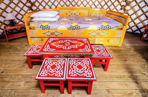 Plouenan Cabin | Traditional Mongolian yurt near Roscoff (sleeps up to 6)