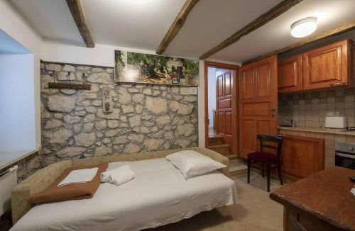 Cista Velika Villa | Traditional Stone House Perkovic