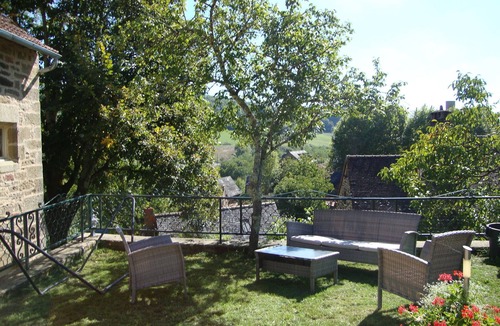 Noailhac Cottage | Traditional stone house with Jacuzzi, fireplace *