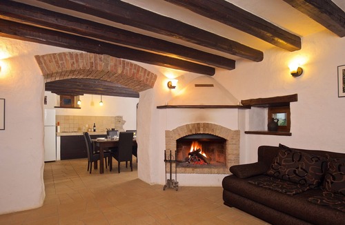 Kotli House | Traditional Stone House