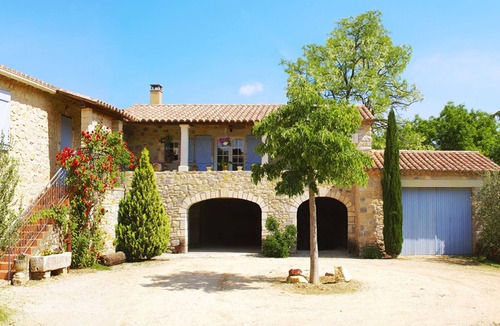 Lussan House | Traditional stone house in a rural and quiet area