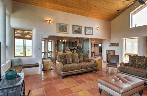 Ranchos De Taos House | Traditional Taos Home: 26 Acres w/ Mountain Views