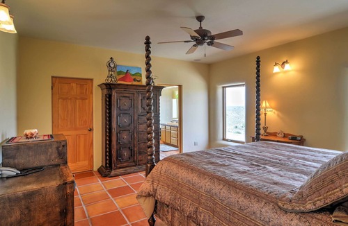 Ranchos De Taos House | Traditional Taos Home: 26 Acres w/ Mountain Views