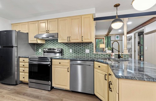 Amherst House | Traditional With a Twist in Snyder