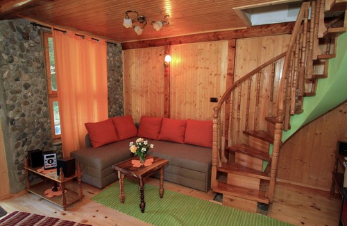 Brod na Kupi House | Traditional wooden house by the river