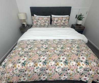 Royal Oak House | Trafalgar Place