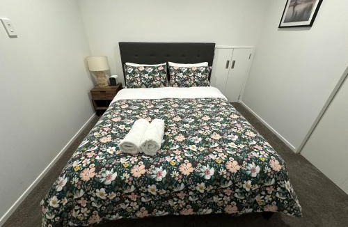 Royal Oak House | Trafalgar Place