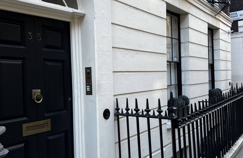 London City Centre Apartment | Trafalgar Square flat (Central London)