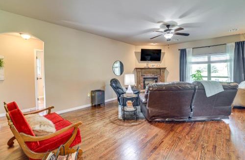 Verdigris House | Trail Access + Patio: Peaceful Tulsa Area Retreat