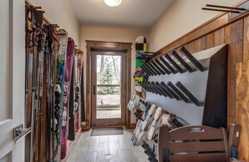 Treeloft House | Trail Magic- Sk-in & Ski-out