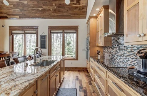 Treeloft House | Trail Magic- Sk-in & Ski-out