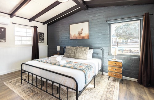 Tombstone Hotel | Trail Rider's Inn