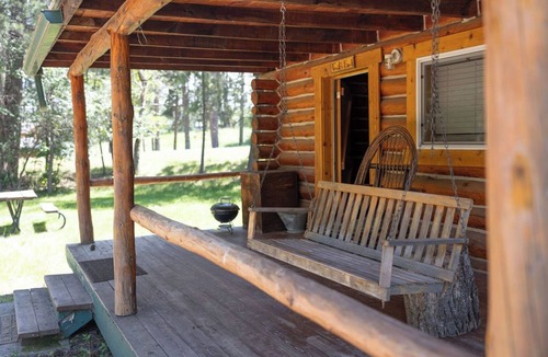 Saddlestring Cabin | Trail's End Cabin, Rustic Trail's End Cabin