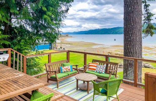 Lilliwaup House | Trail's End Cabin