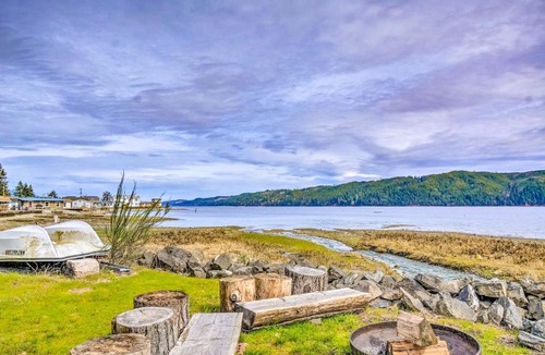 Lilliwaup House | Trail's End Cabin