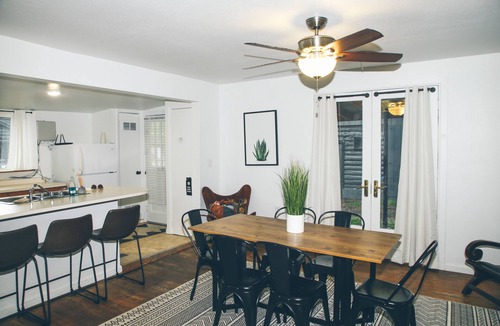 Meeker Hotel | Trailhead Cabins & Lodging