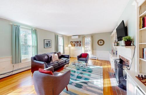 North Falmouth House | Trails & Beach Getaway