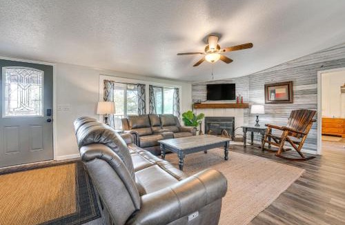 Gonzales House | Trails, Creek & Wildlife: Country Harwood Retreat