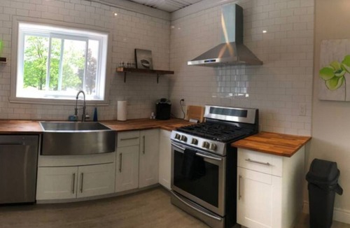 Belleville House | Trails End by the Bay of Quinte & Tracks